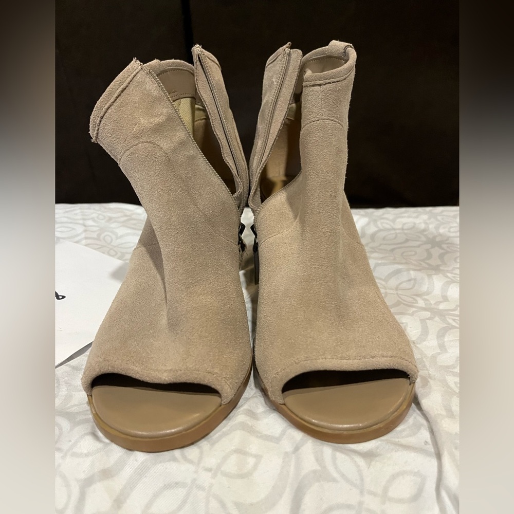 Open toe ankle boot - Picture 2 of 3